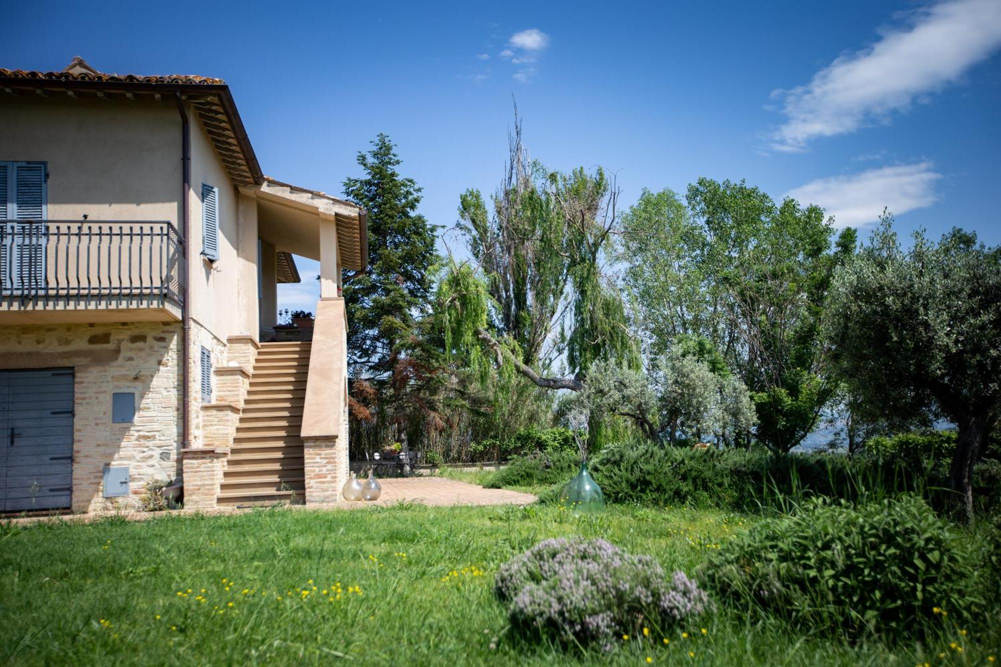 Agriturismo Qui E Ora Беванья Экстерьер фото